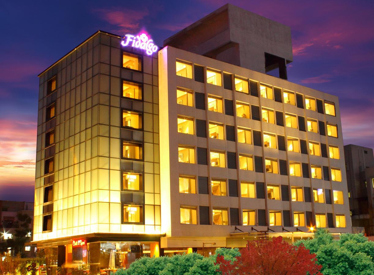 Hotel Fidalgo プネ エクステリア 写真