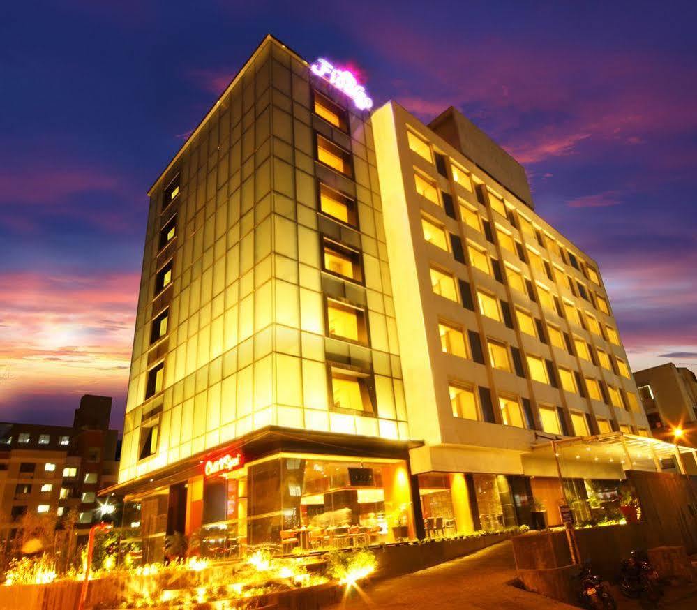 Hotel Fidalgo プネ エクステリア 写真